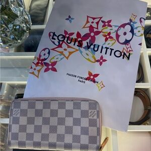 Louis Vuitton Damier Azur
Canvas Zipper Wallet